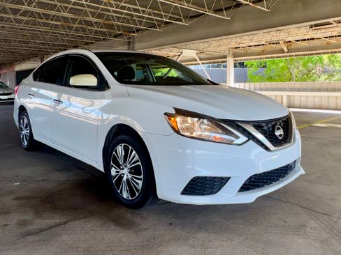 Used 2019 Nissan Sentra S FWD image 2