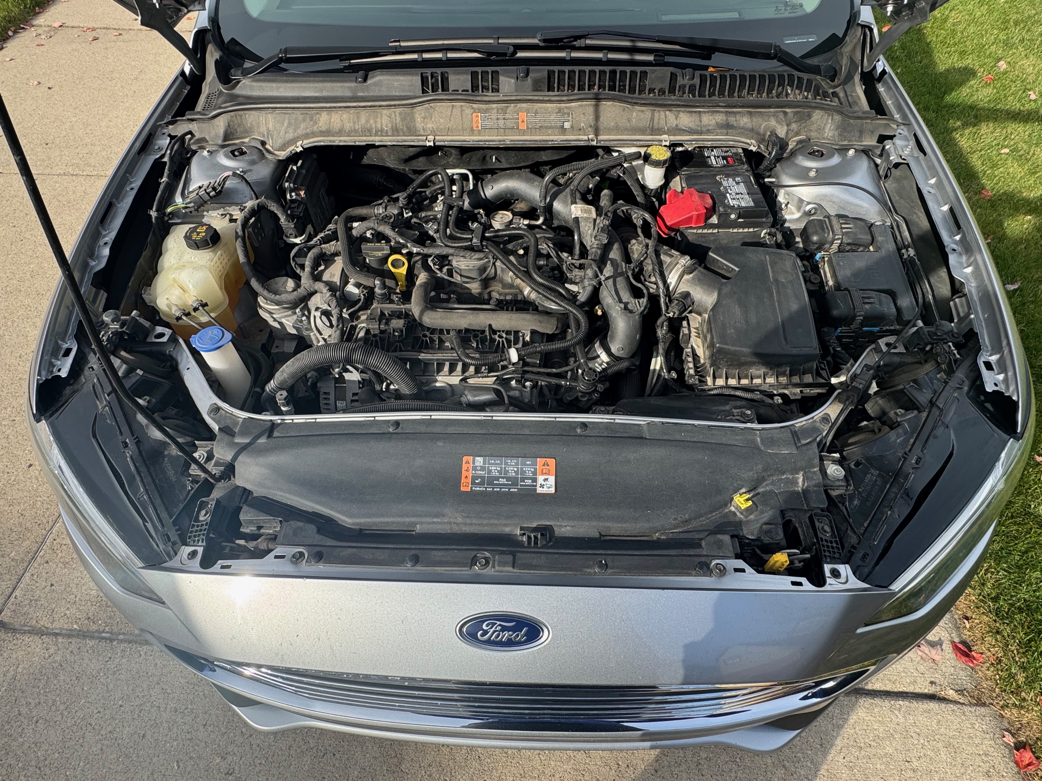 Used 2020 Ford Fusion SE FWD image 12