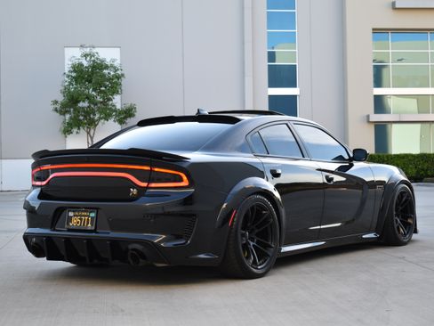 Used 2023 Dodge Charger Scat Pack RWD image 5