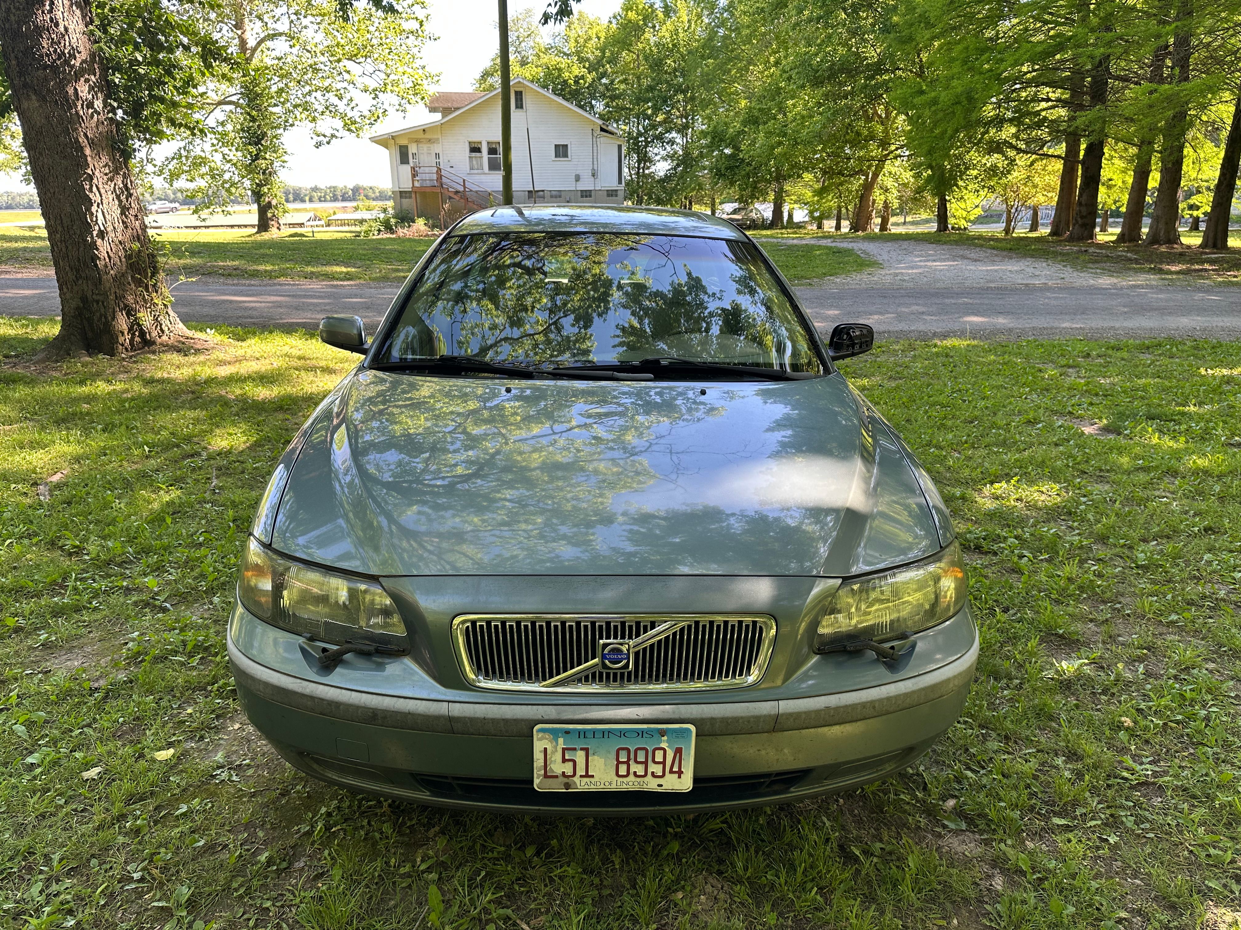 Used 2004 Volvo V70 2.5T FWD image 2