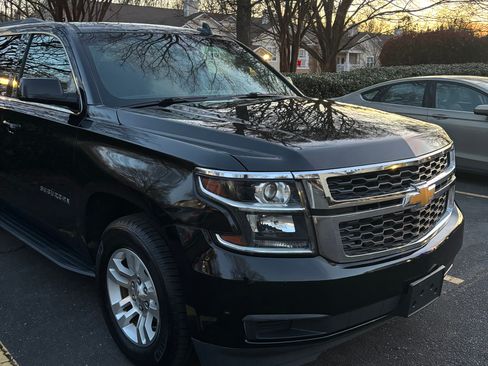 Used 2018 Chevrolet Suburban LT image 2