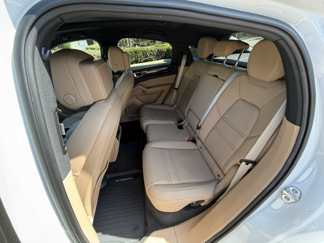 Used 2022 Porsche Cayenne Platinum Edition AWD/4WD image 11