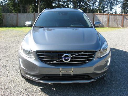 Used 2016 Volvo XC60 T5 Platinum image 4