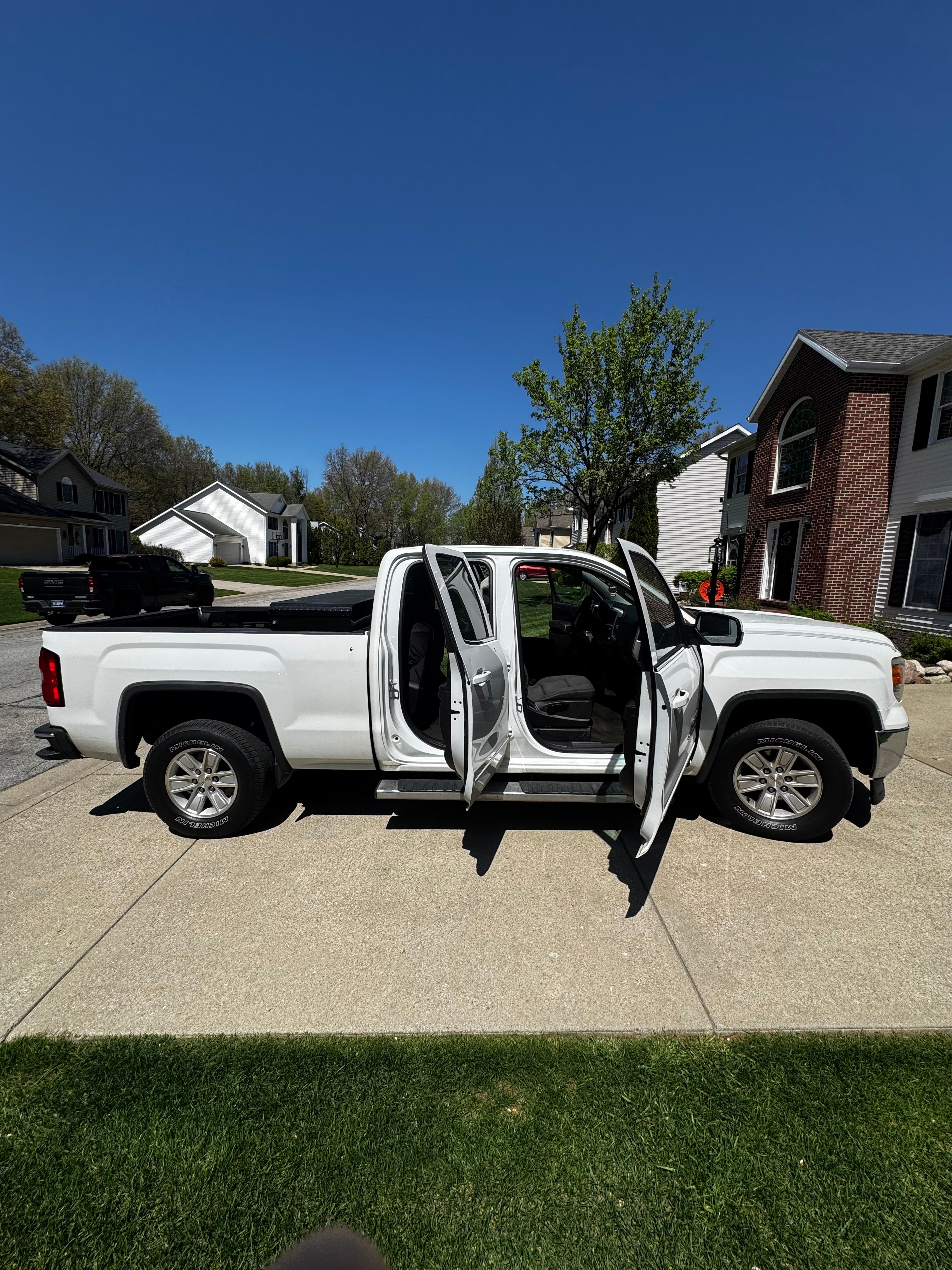 Used 2015 GMC Sierra 1500 SLE AWD/4WD image 4