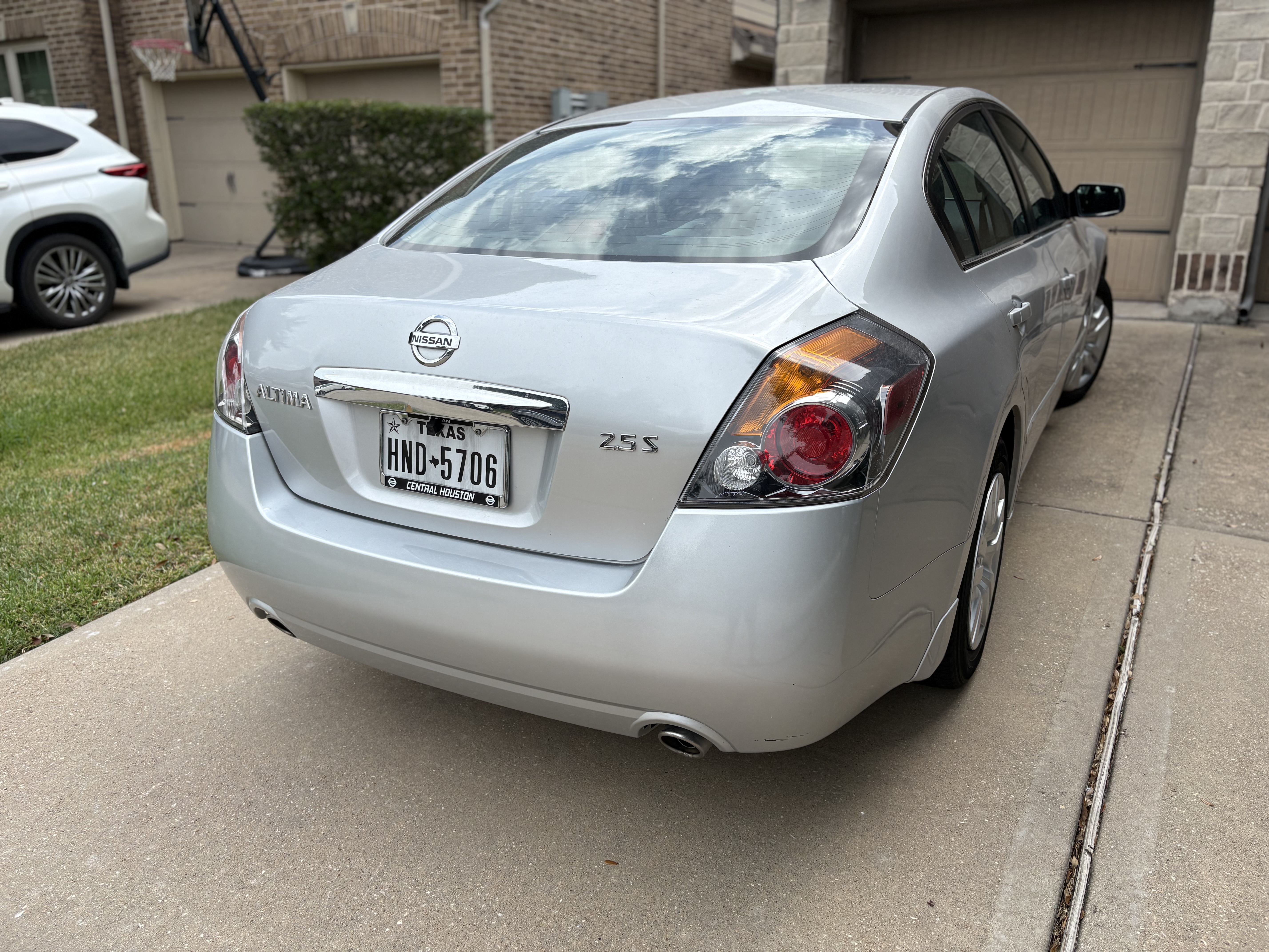 Used 2012 Nissan Altima 2.5 S FWD image 4