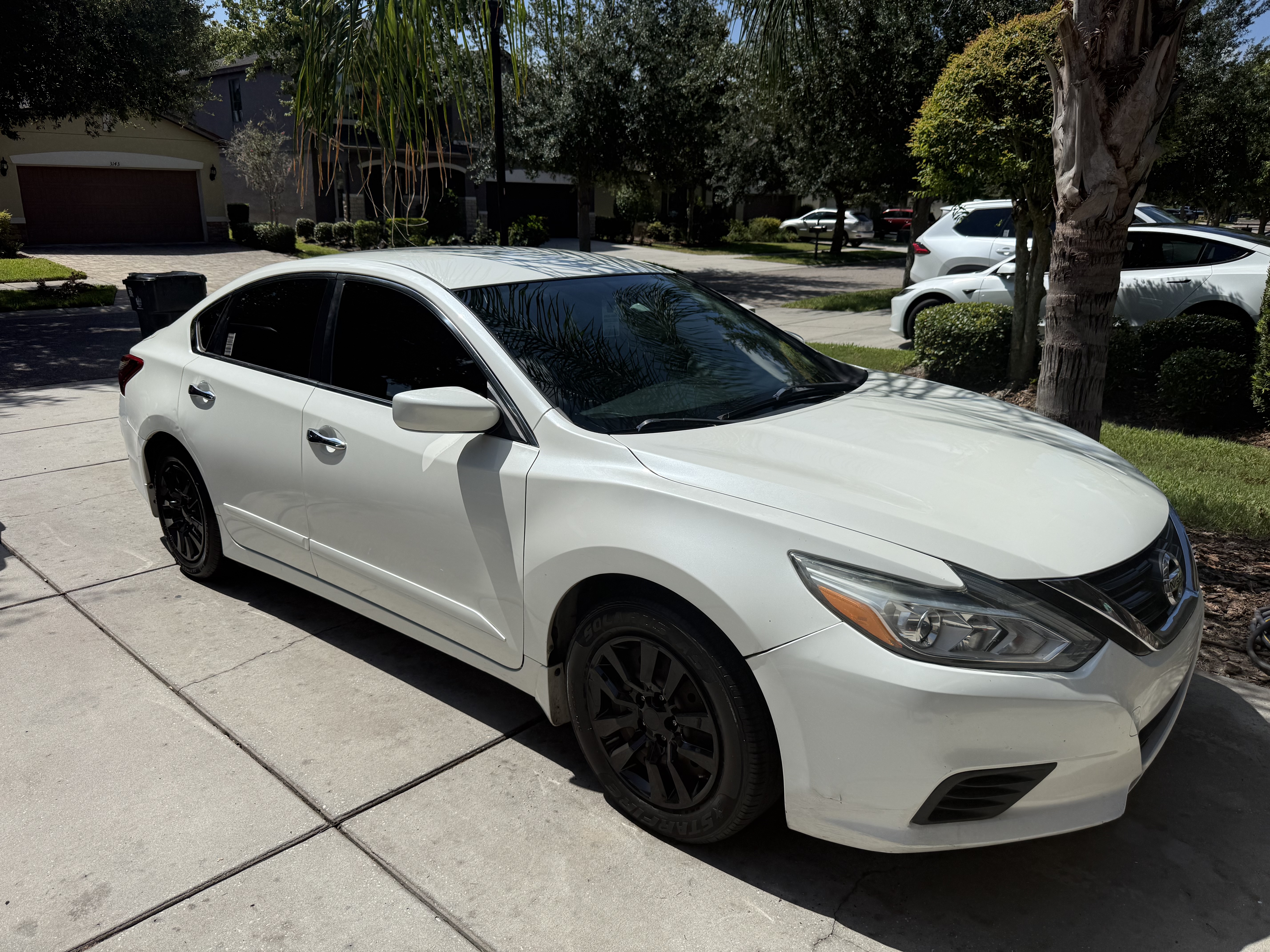 Used 2016 Nissan Altima 2.5 S w/ Power Driver Seat Package FWD image 2