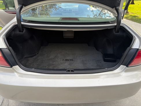 Used 2004 Lexus ES 330 image 6