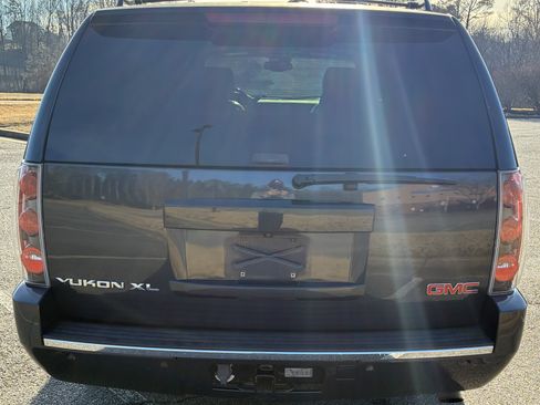 Used 2008 GMC Yukon XL Denali image 5