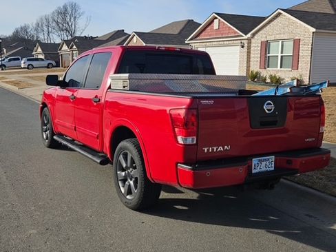 Used 2012 Nissan Titan SV w/ Sport Appearance Pkg image 4