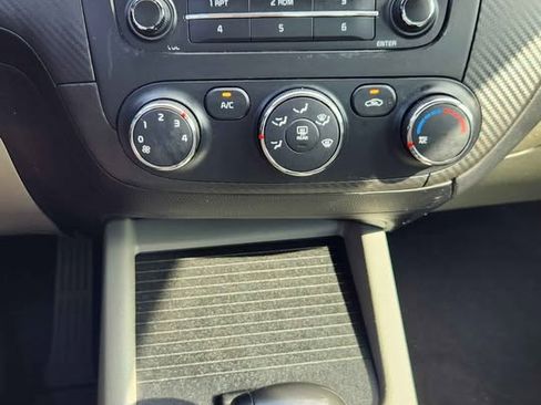 Used 2015 Kia Forte EX image 15