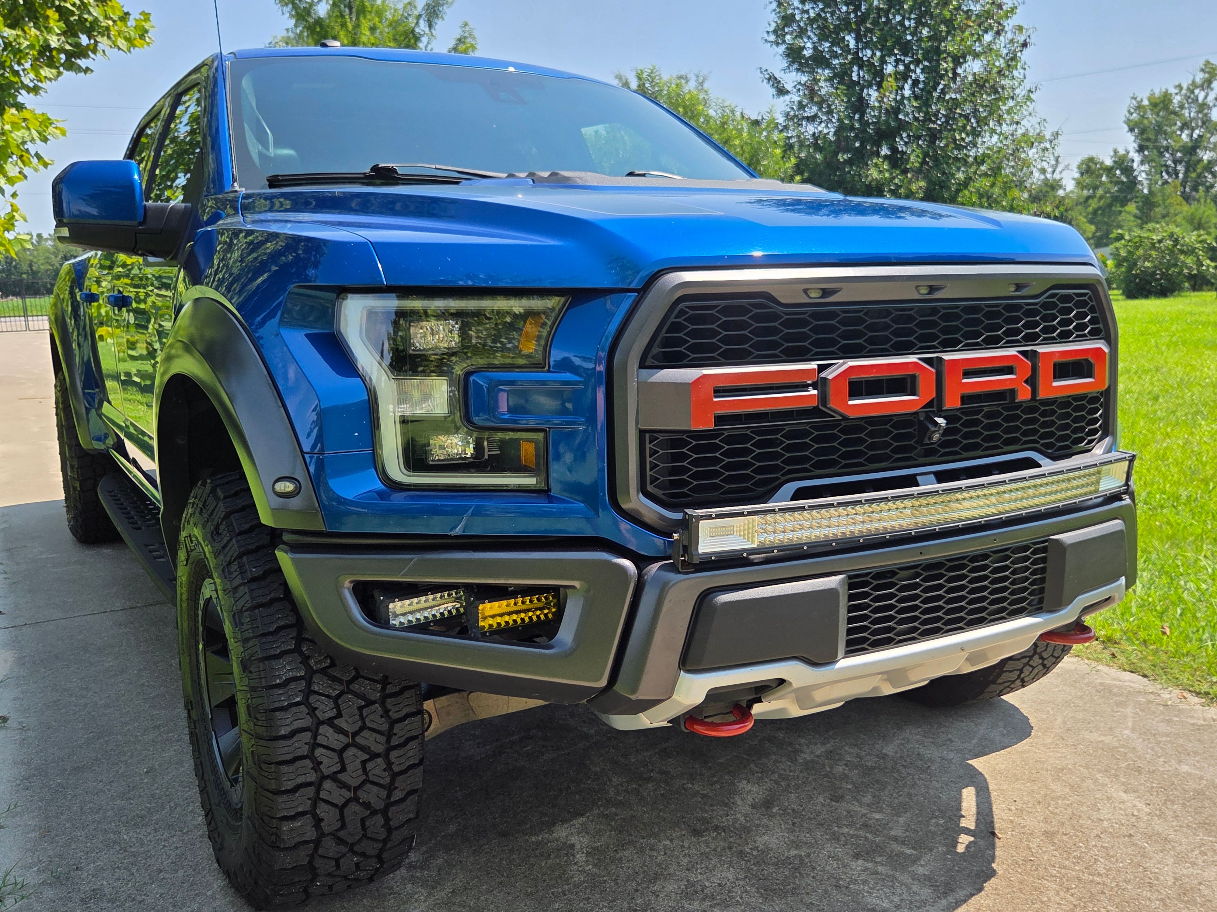 Used 2017 Ford F150 Raptor w/ Equipment Group 802A Luxury AWD/4WD image 4