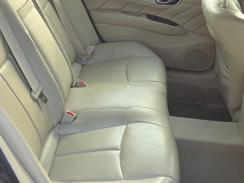 Used 2015 INFINITI Q70 L 3.7 w/ Technology Package AWD/4WD image 11