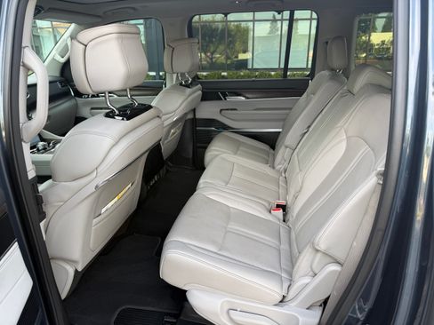 Used 2023 Jeep Grand Wagoneer L 4WD w/ Flexible Seating Group image 8