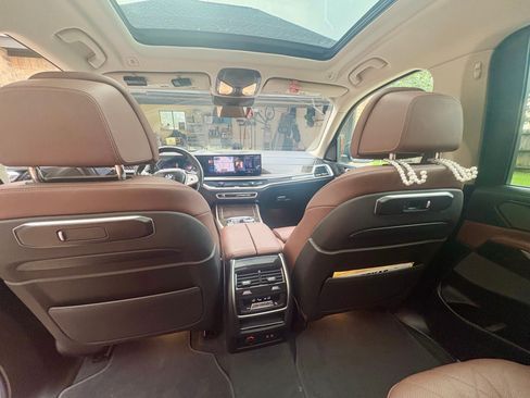 Used 2023 BMW X7 xDrive40i w/ Premium Package AWD/4WD image 14