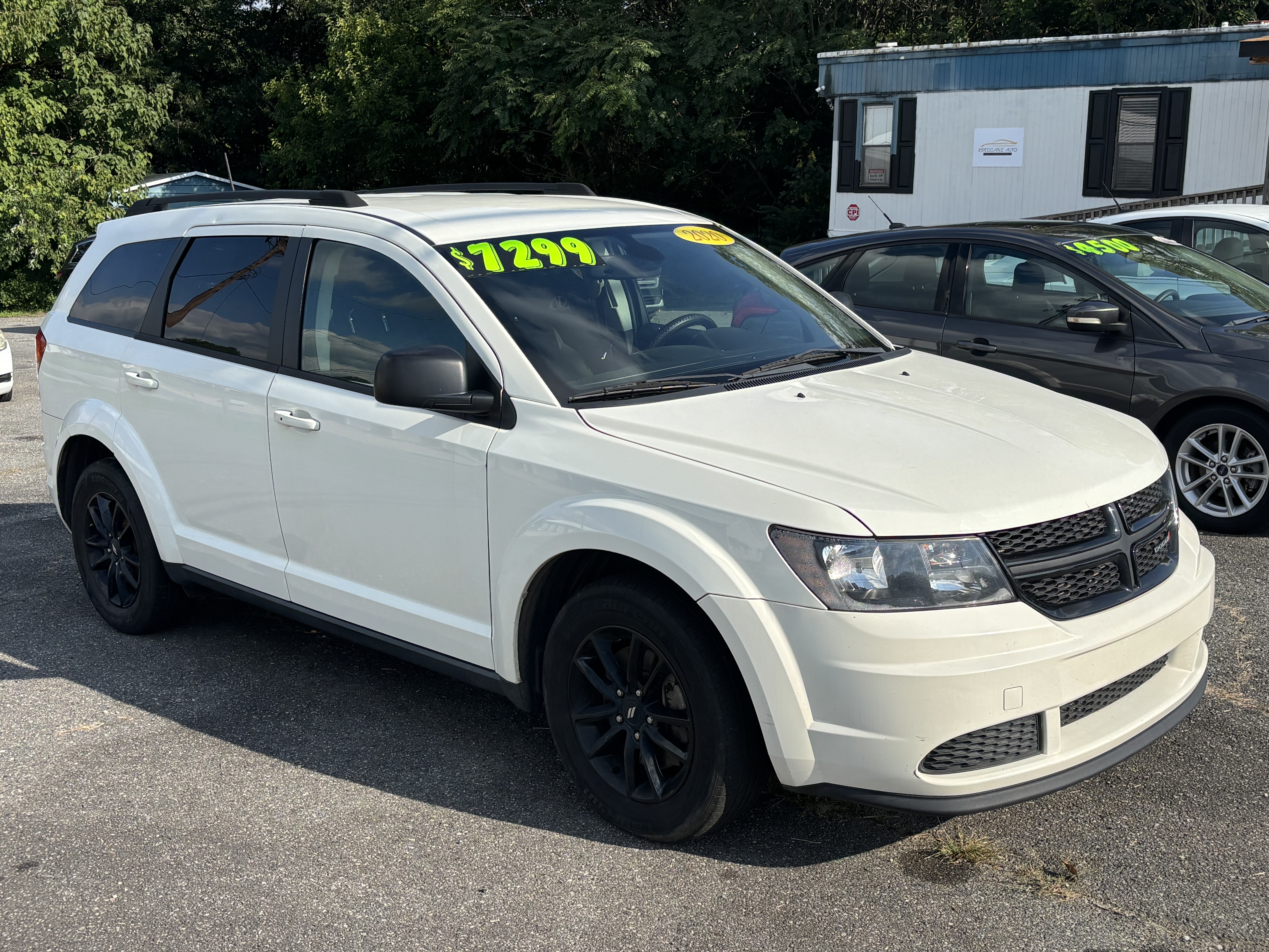 Used 2020 Dodge Journey SE w/ SE Popular Equipment Group FWD image 1