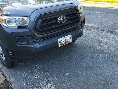 Used 2021 Toyota Tacoma SR AWD/4WD image 9