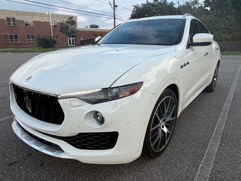 Used 2017 Maserati Levante w/ Sport Package AWD/4WD image 2