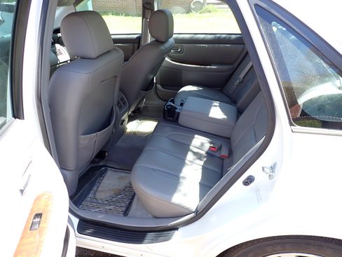 Used 2000 Toyota Avalon XLS image 13