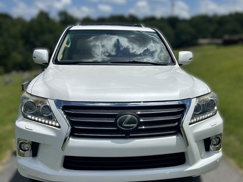 Used 2015 Lexus LX 570 4WD image 4