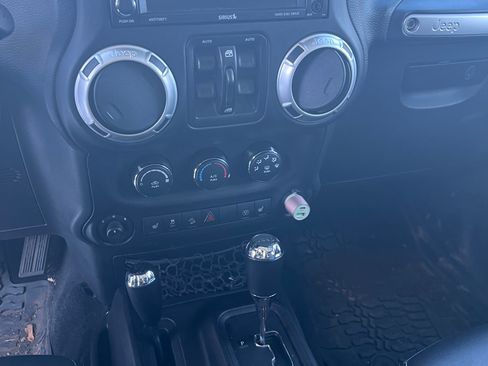 Used 2016 Jeep Wrangler Unlimited Sahara w/ Dual Top Group image 10