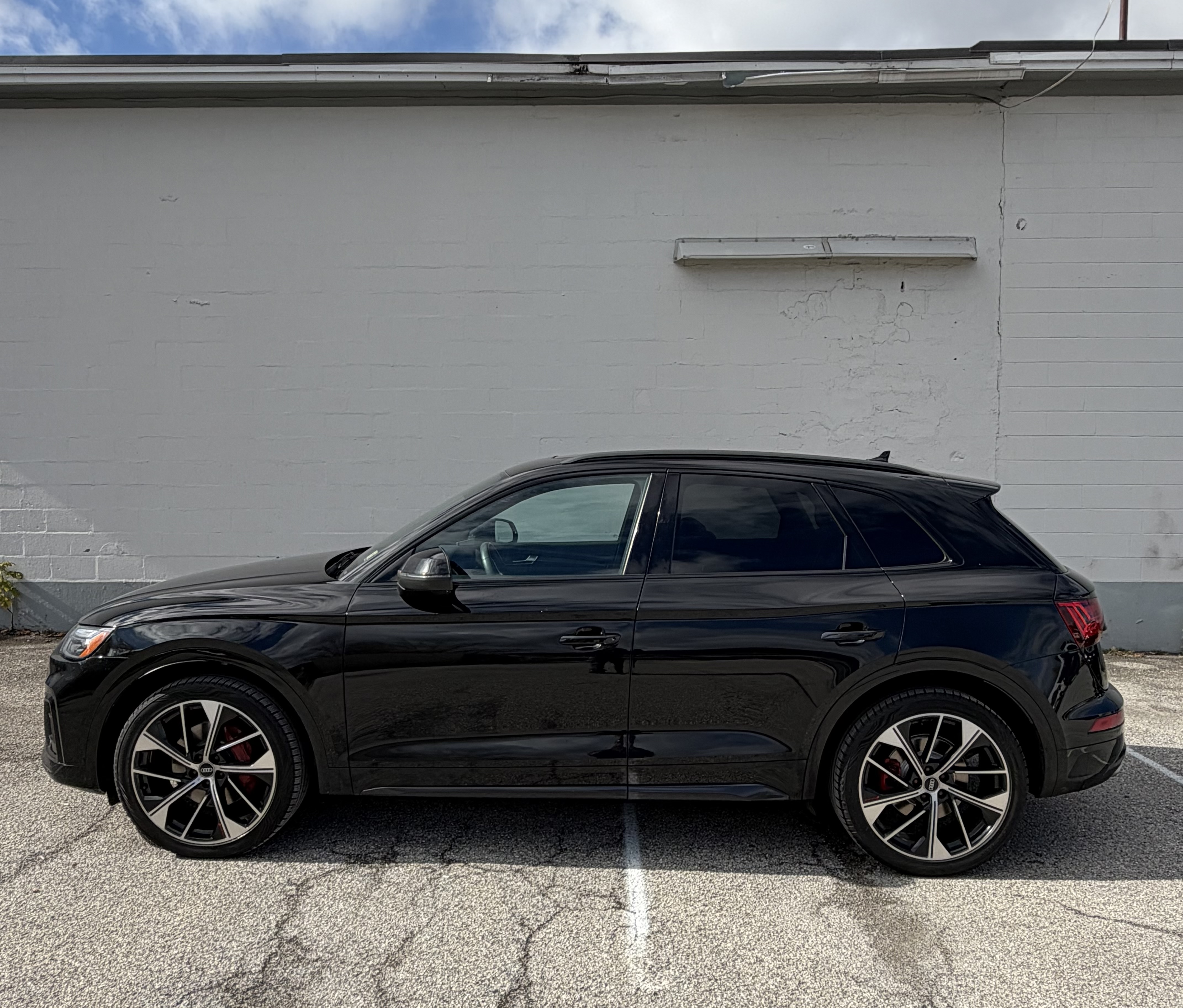 Used 2021 Audi SQ5 Premium Plus w/ Premium Plus Package AWD/4WD image 1
