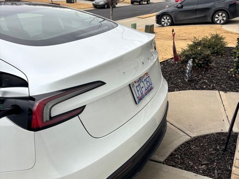 Used 2025 Tesla Model 3 Long Range image 2