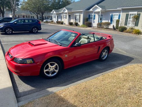 Used 2004 Ford Mustang Premium image 2