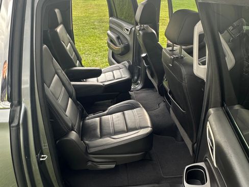 Used 2020 GMC Yukon XL Denali w/ Denali Premium Package image 14