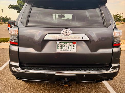Used 2017 Toyota 4Runner Limited AWD/4WD image 8
