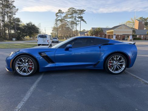Used 2016 Chevrolet Corvette Z06 w/ 3LZ Preferred Equipment Group image 5