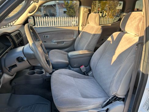 Used 2002 Toyota Tacoma PreRunner w/ SR5 Pkg w/ Chrome Pkg image 6