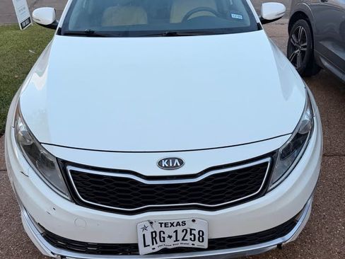 Used 2012 Kia Optima Hybrid w/ Hybrid Premium Technology Pkg image 4