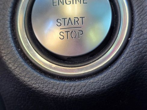 Used 2018 Mercedes-Benz SLC 300 image 23