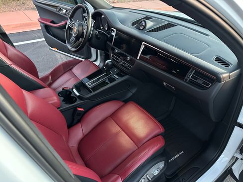 Used 2023 Porsche Macan image 23