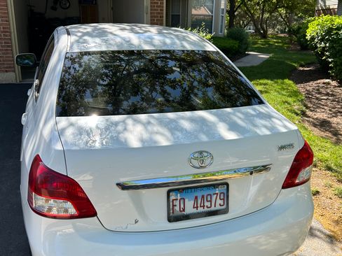 Used 2012 Toyota Yaris Sedan FWD image 1