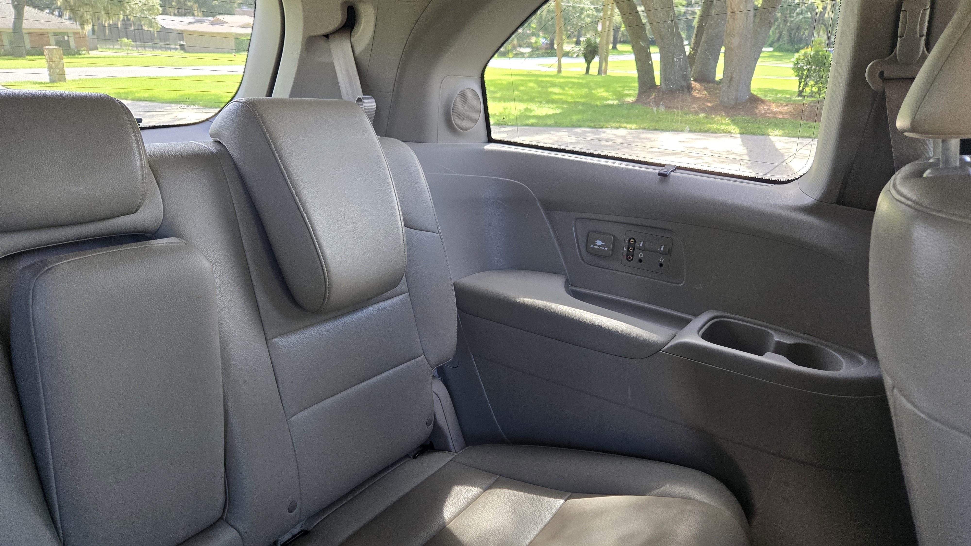 Used 2014 Honda Odyssey Touring Elite image 11