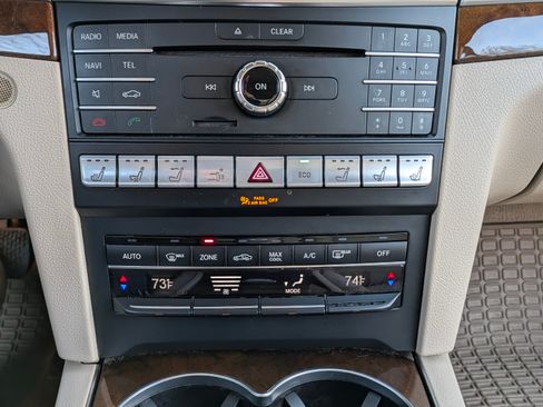 Used 2017 Mercedes-Benz E 400 Cabriolet image 11