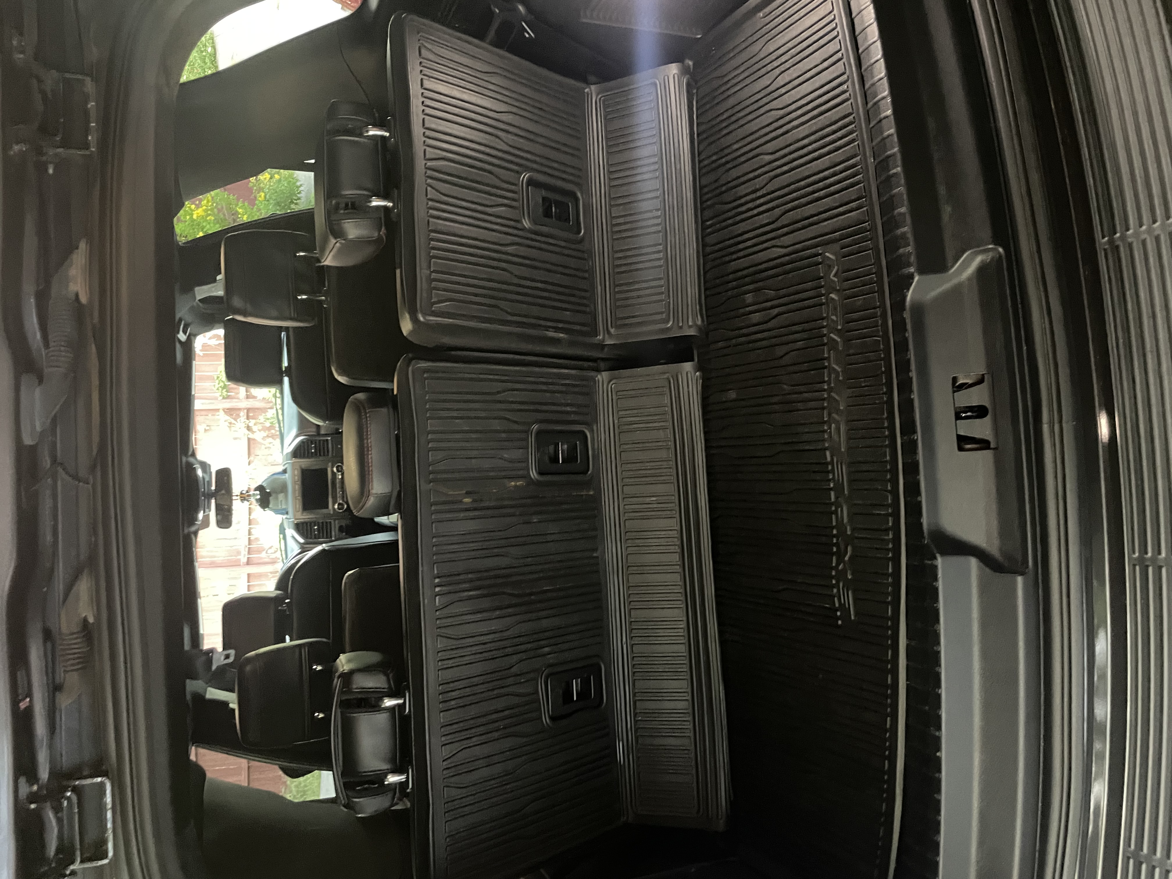 Used 2020 Ford Expedition Limited w/ Equipment Group 303A RWD image 16
