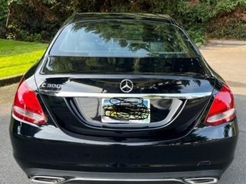 Used 2018 Mercedes-Benz C 300 Sedan image 4