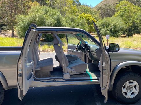 Used 2003 Toyota Tundra SR5 AWD/4WD image 5