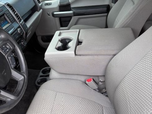 Used 2015 Ford F150 XLT image 12