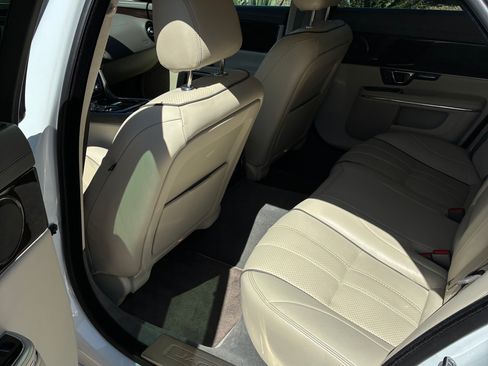 Used 2015 Jaguar XJ L Portfolio RWD image 16