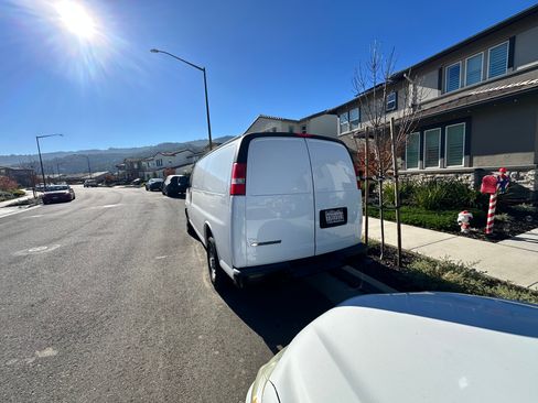 Used 2017 Chevrolet Express 2500 image 5