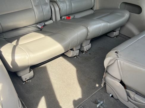 Used 2005 Toyota Sequoia SR5 AWD/4WD image 6