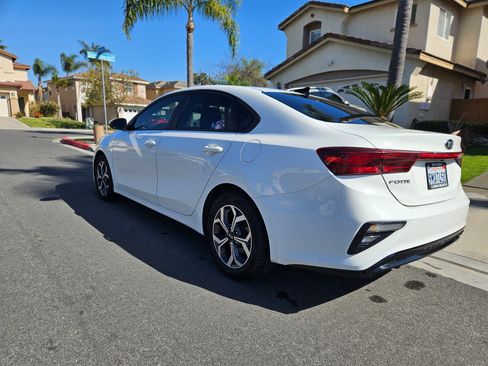 Used 2021 Kia Forte LXS image 2