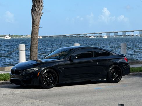 Used 2018 BMW M4 Coupe RWD image 4