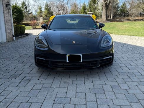 Used 2018 Porsche Panamera 4 AWD/4WD image 1