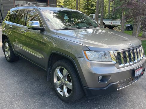 Used 2012 Jeep Grand Cherokee Overland AWD/4WD image 11