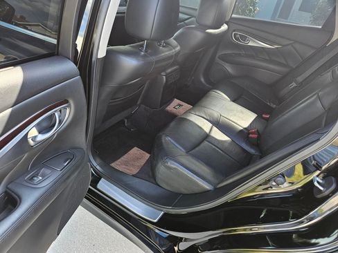 Used 2013 INFINITI M37 w/ Premium Pkg image 20