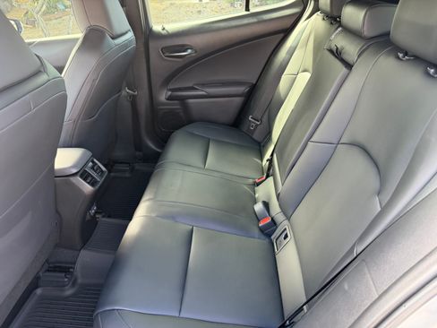Used 2025 Lexus UX 300h FWD image 11